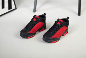 Ботинки для мальчика из нубука красные с вставками черного цвета